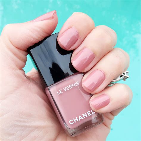 chanel le vernis daydream|There’s a Chanel Nail Polish for Every Look That Walked the .